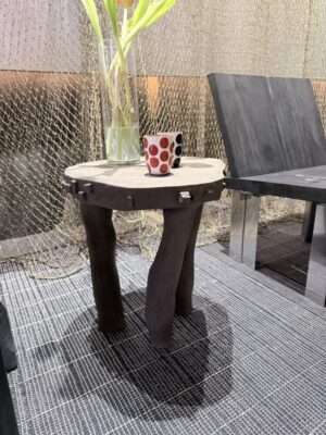 Cerqmic organic table in black