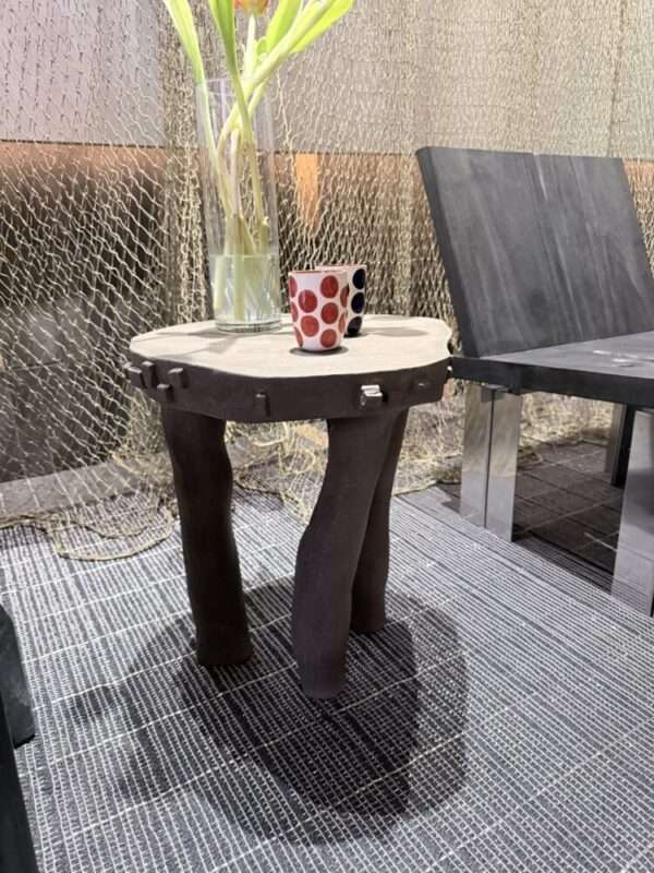Cerqmic organic table in black